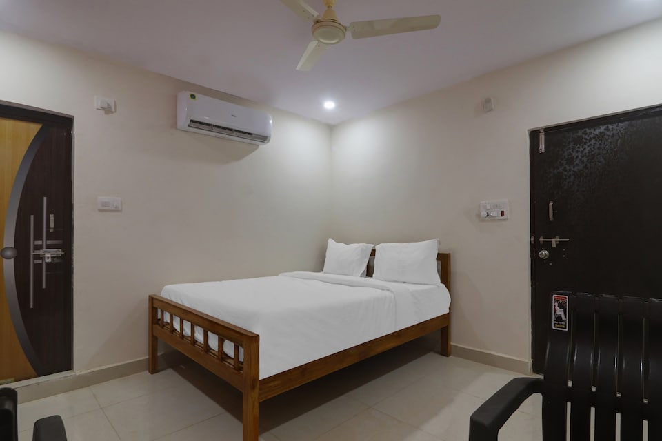 OYO Sri Vasudha Residency Near Nexus Hyderabad, Kukatpally, Hyderabad