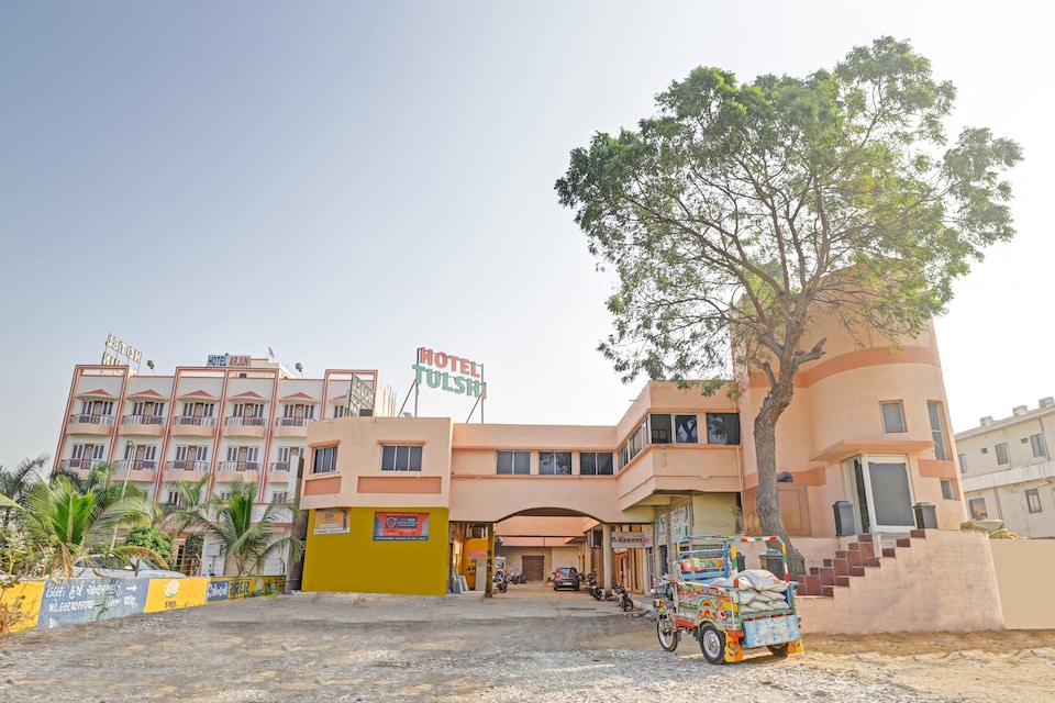 Collection O 85168 Hotel Tulsi - Moti Khavdi, Jamnagar, Jamnagar