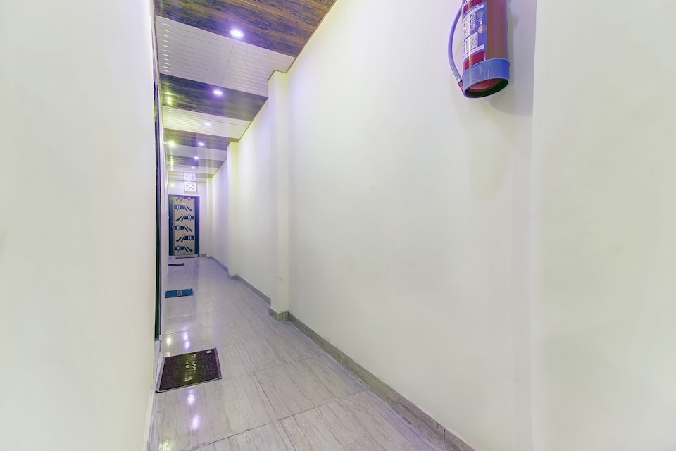 Hotel O International Guest House, Anand Vihar Delhi, Delhi