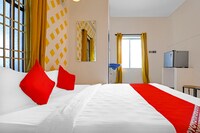 OYO Flagship 85221 Klv Residency
