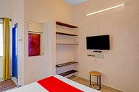 OYO Flagship 85221 Klv Residency
