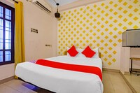 OYO Flagship 85221 Klv Residency