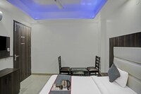 Collection O 85223 Hotel Classic