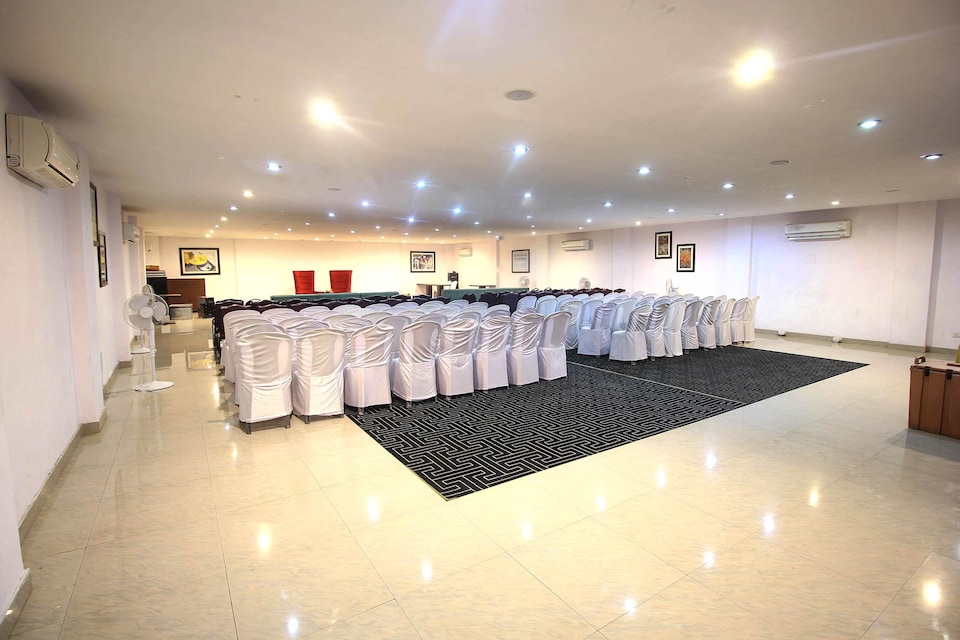 OYO 1383 Hotel Gen X, Kalubha Road Bhavnagar, Bhavnagar