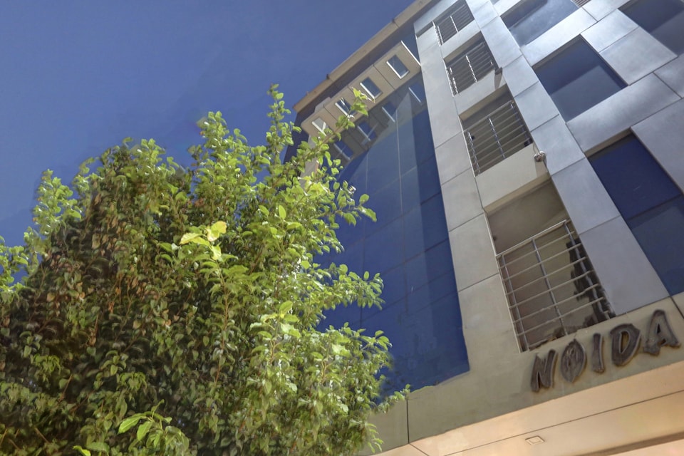 OYO Townhouse 766 Hotel Oakwood, Noida Stadium, Noida