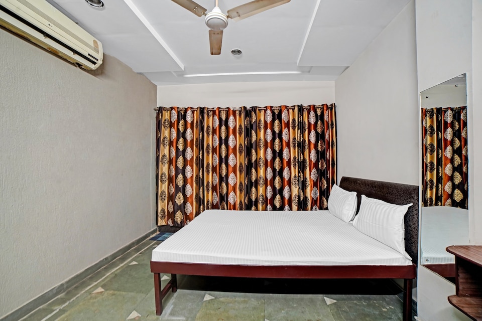 Hotel O Home Stay, Station Road, Raipur