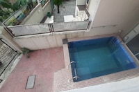 OYO Home Deep Holeds Home