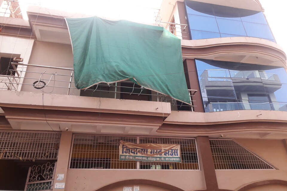 OYO 85305 Jiyanshi Guest Houses, Lashkar, Gwalior