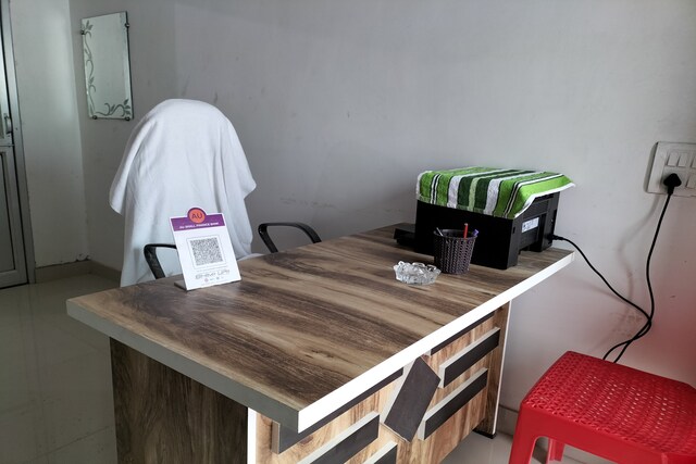 OYO Neeraj Residency