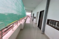 OYO Neeraj Residency
