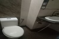 OYO Home Shrash Near Kalindi Kunj Metro Station