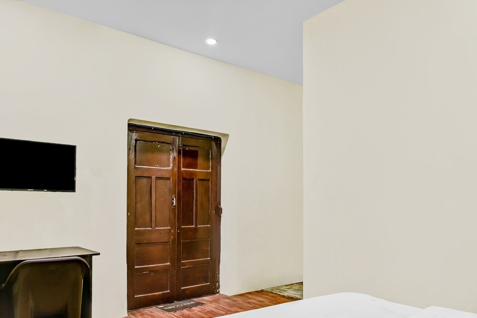 Capital O 85365 Tejas Inn, Cantt, Varanasi