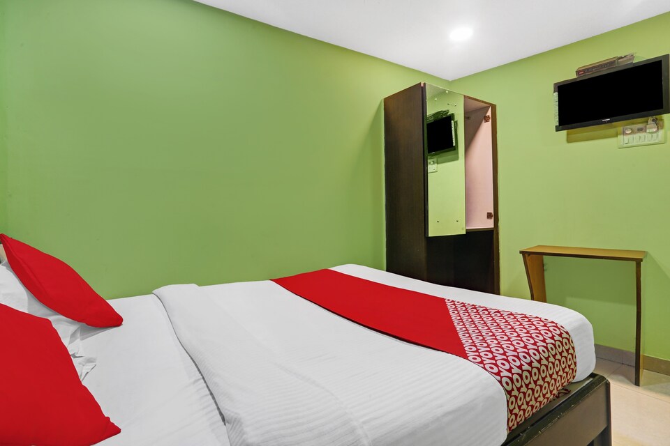 LIVE as MUM361, Mumbai International Airport, Mumbai