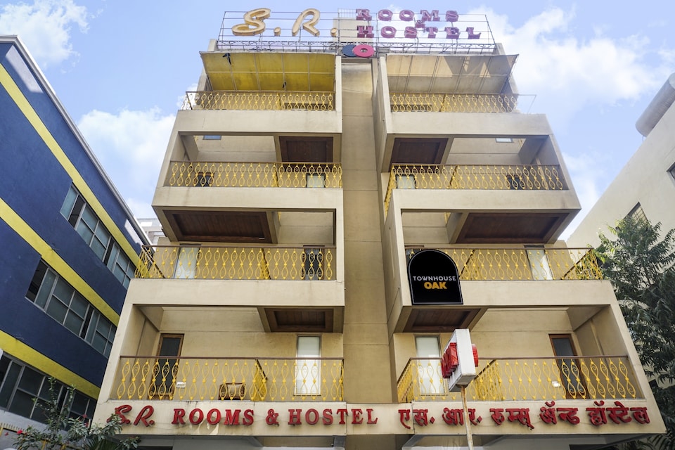 Townhouse OAK SR Hotel wakad, Baner Pune, Pune