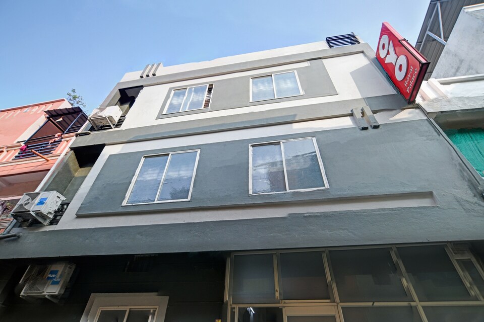 live with IND300, Vijay Nagar Indore, Indore