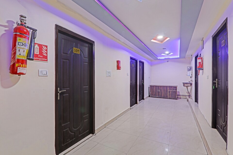 Collection O Shivams New Metro Near Phoenix United Lucknow, Alambagh Lucknow, Lucknow