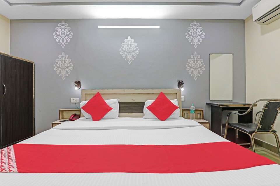 Collection O Shivams New Metro Near Phoenix United Lucknow, Alambagh Lucknow, Lucknow