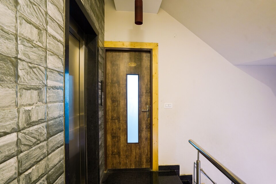 Capital O 85414 Hotel Glass Inn, Zirakpur, Zirakpur