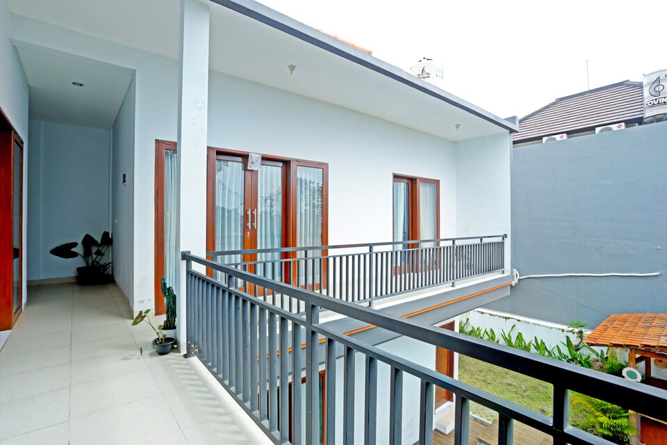 OYO 90854 Loka Anyar Guest House, Canggu, Bali