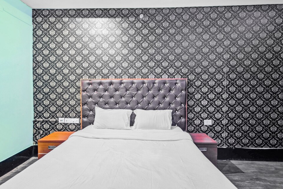 Flagship 85442 Seven Days Guest House, GS Road Guwahati, Guwahati