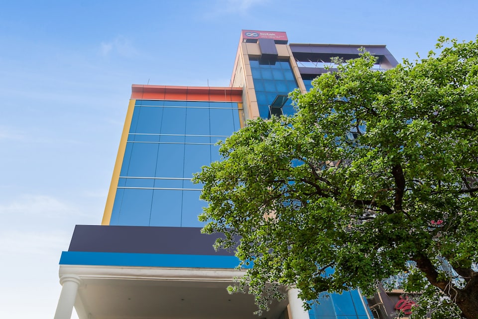 Capital O 85464 Golden Palm Inn, Danapur, Patna