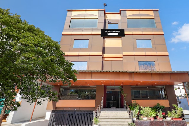Hotel O Ganga Palace