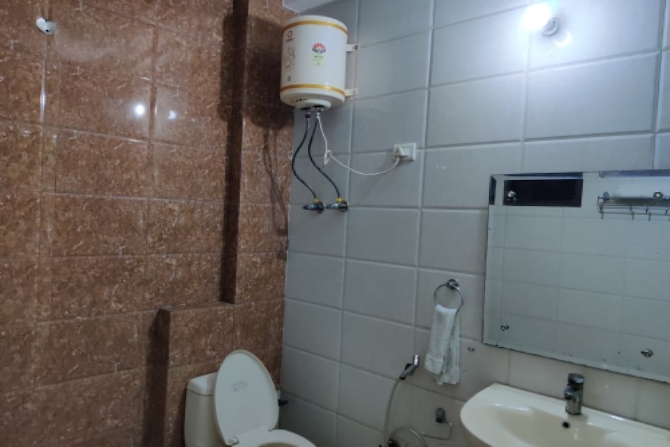 OYO Maya Palace Near Maujpur-babarpur Metro Station, Anand Vihar Delhi, Delhi