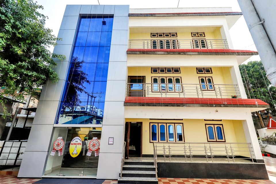 Capital O Kalpana Hotel, Six Mile Guwahati, Guwahati