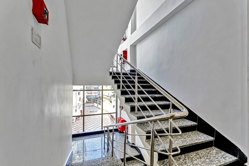 Capital O Kalpana Hotel, Six Mile Guwahati, Guwahati