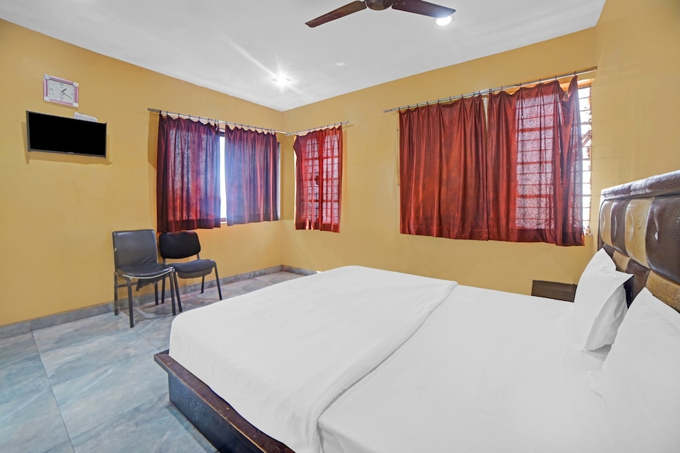 Flagship 85517 Hotel Sheetal Lake View, Pandri Road, Raipur
