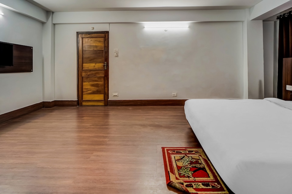 Collection O 85521 Hotel Dew, MG Marg Gangtok, Gangtok