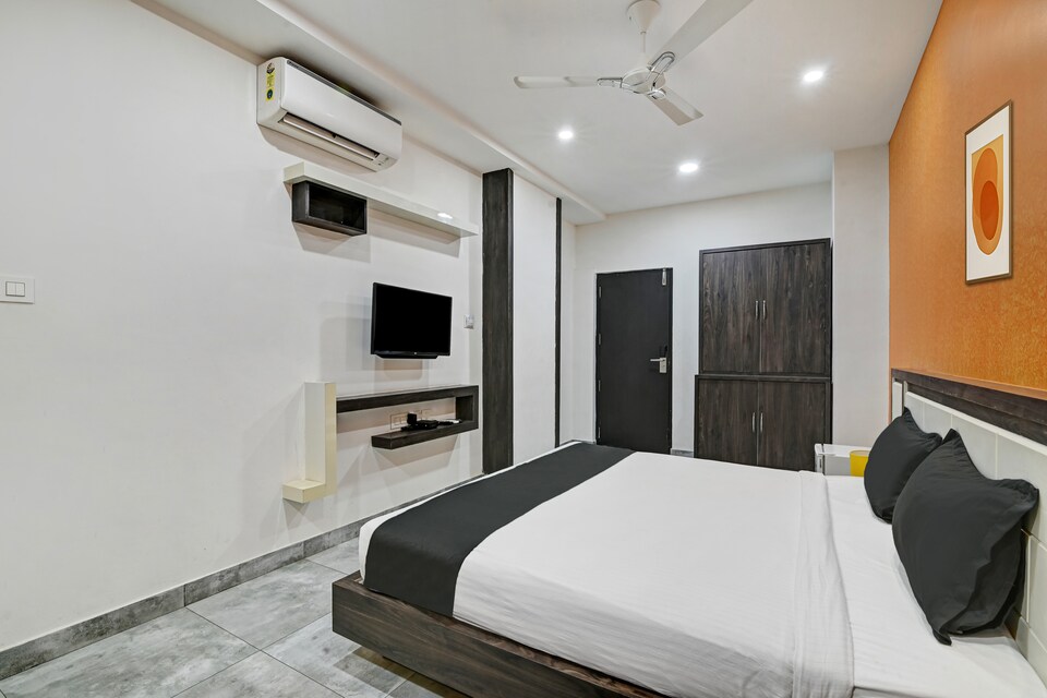 Collection O Hotel Abooz, Whitefield Bangalore, Bangalore