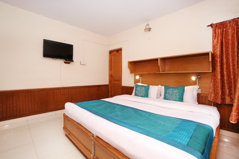 OYO Home Luxe 10902 Vintage Stay, Shimla, Shimla