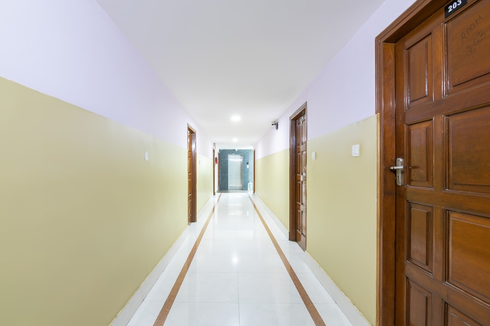 OYO Flagship 10332 Sai Orchid, Majestic Bangalore, Bangalore