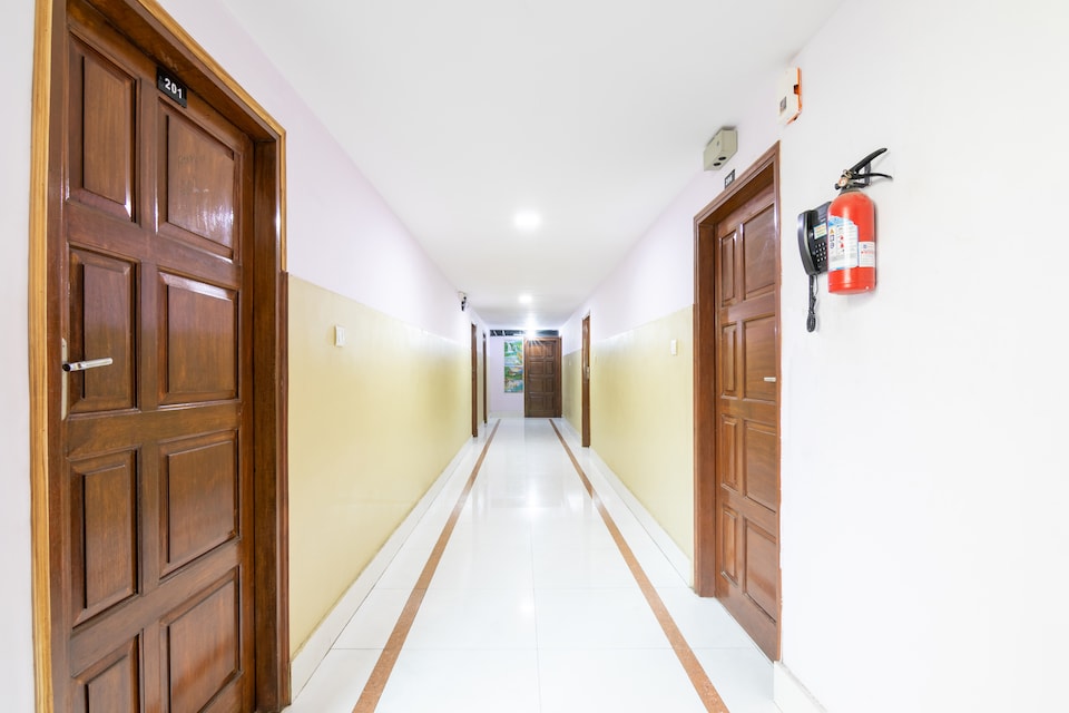 OYO Flagship 10332 Sai Orchid, Majestic Bangalore, Bangalore