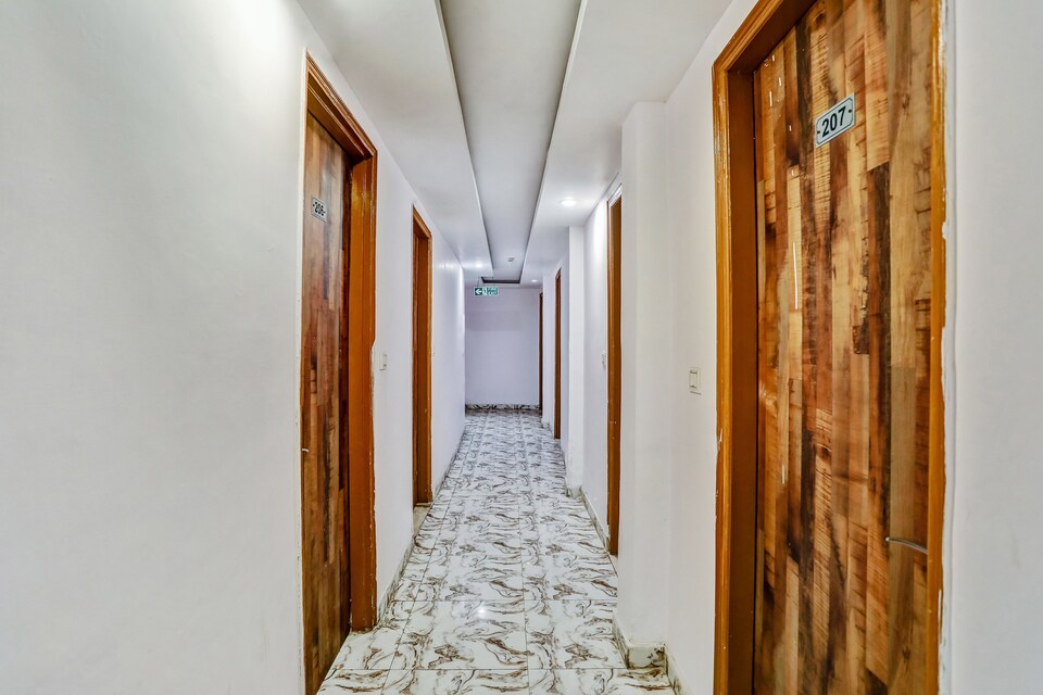 Capital O 85549 Hotel Small Town, Paschim Vihar Delhi, Delhi