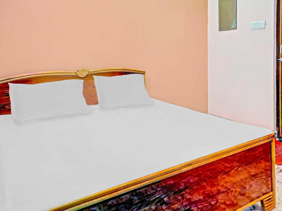 OYO Flagship 85570 Hotel Krishna, Rambagh Allahabad, Prayagraj