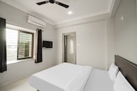 OYO 85573 La Grace Premium