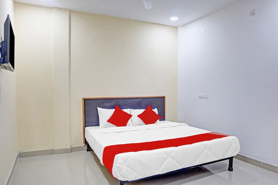 Hotel O AMS Elite Residency, Nakkalagutta Hanamkonda Warangal, Warangal