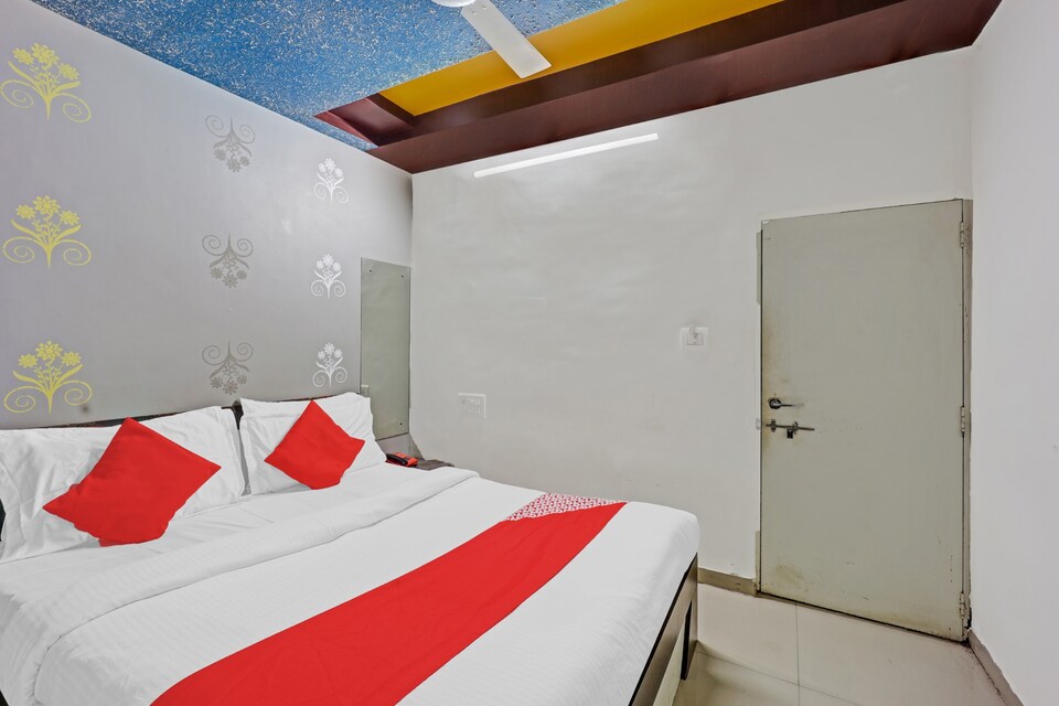 Flagship 85627 Hotel Radhe, Infocity Gandhinagar, Gandhinagar