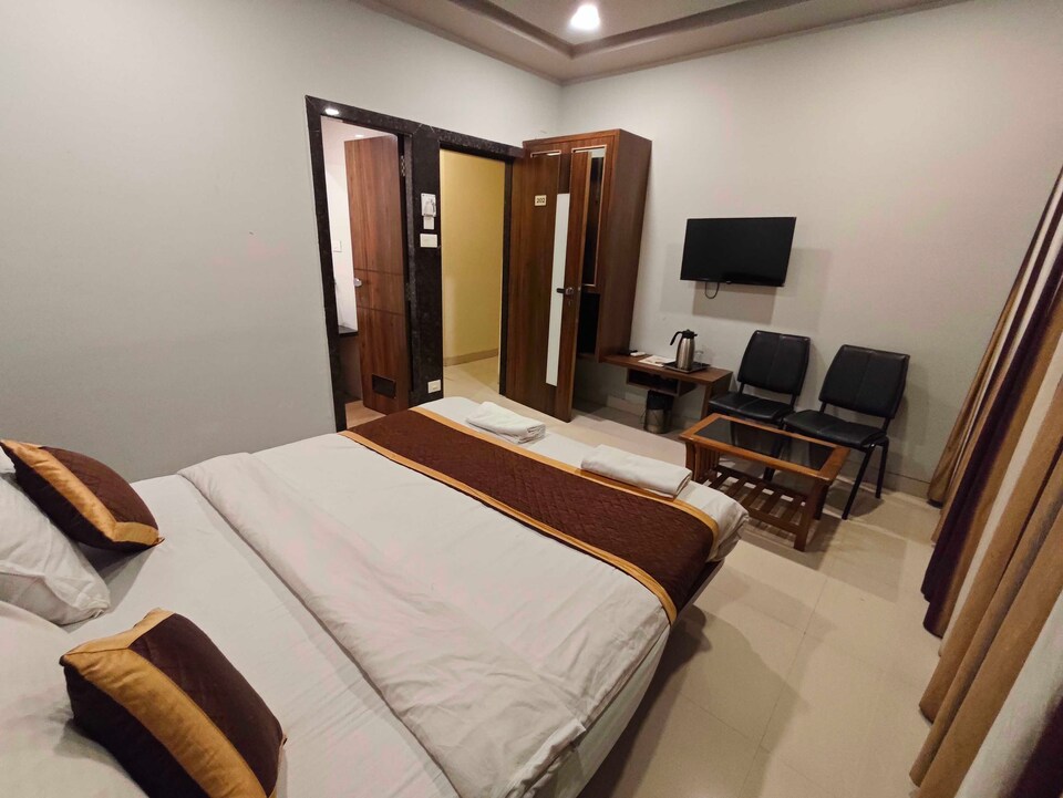 Hotel O Vishwanath lodge, Chakan Pune, Pune