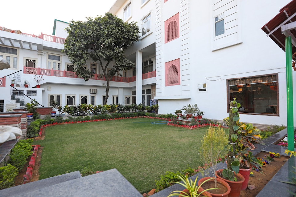 OYO 10175 Hotel Triveni Residency, C Scheme Jaipur, Jaipur