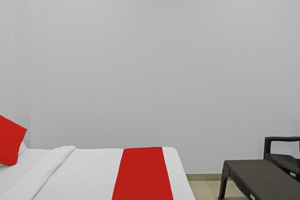 OYO 85686 Rp Residency 2, Noida Industrial Area Mamura, Noida