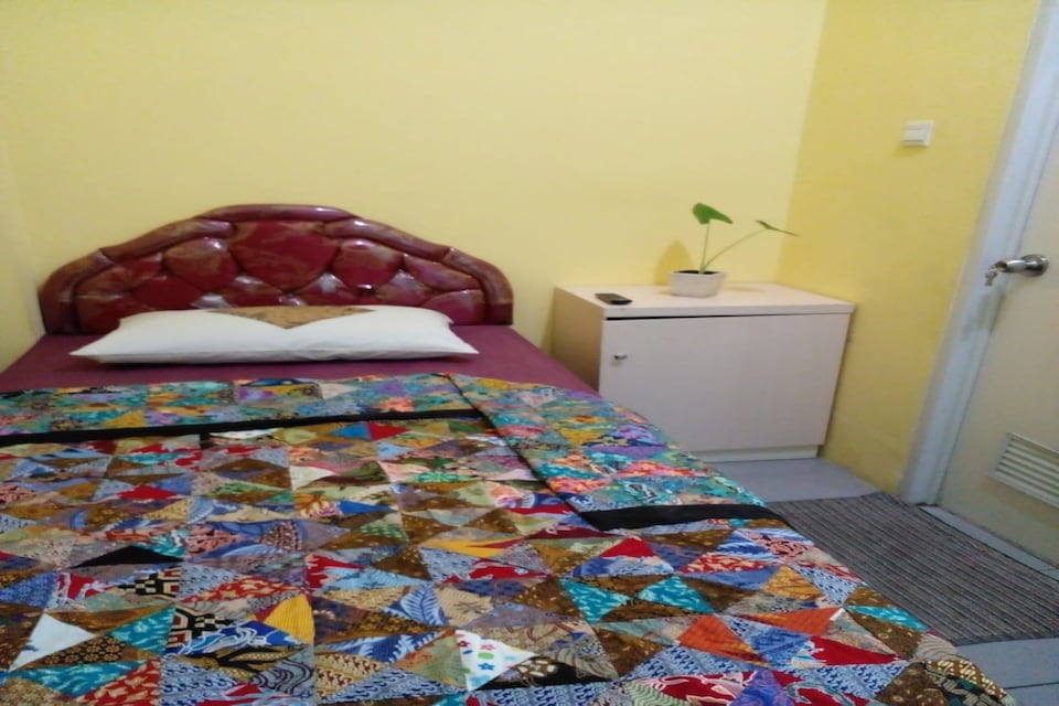 OYO 90868 Ikhwan Guest House Syariah, Balikpapan, Balikpapan