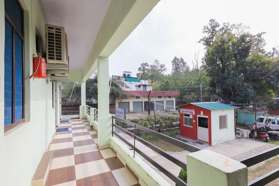 OYO 85701 Hotel Chitrarth and Party Lawn, Tikonia Haldwani, Haldwani