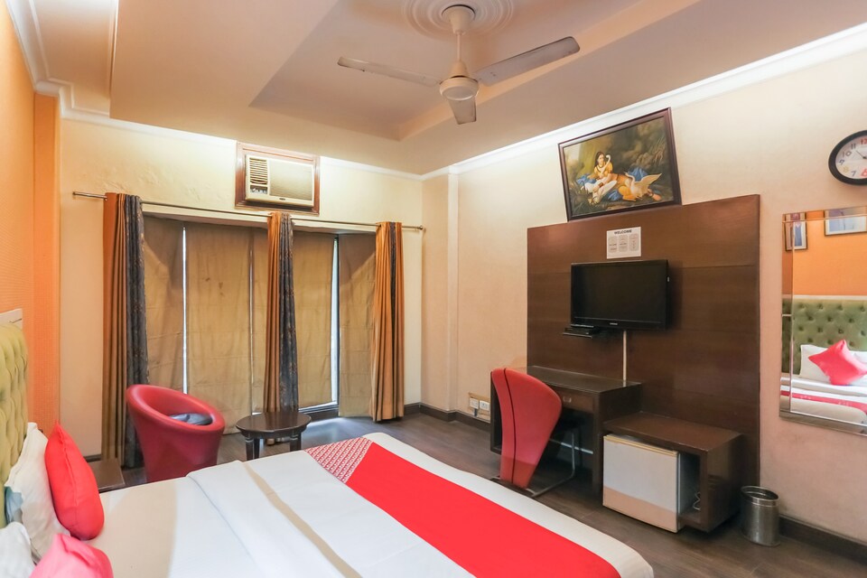 Live as GRG781, Golf Course Road, Gurgaon