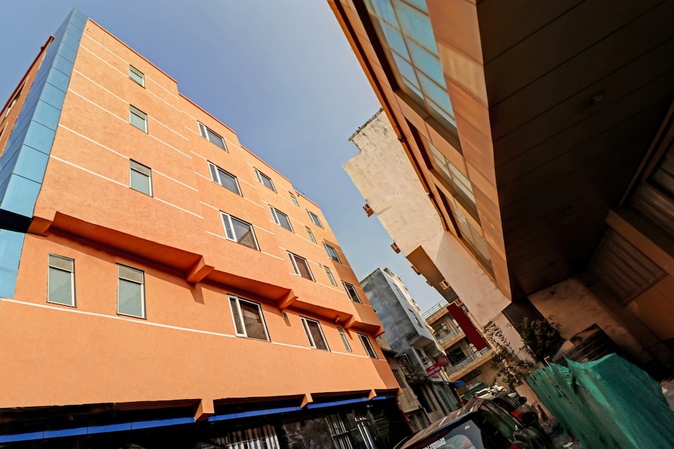 Capital O Hotel Downtown Near Ambience Mall, Vasant Kunj Delhi, Delhi