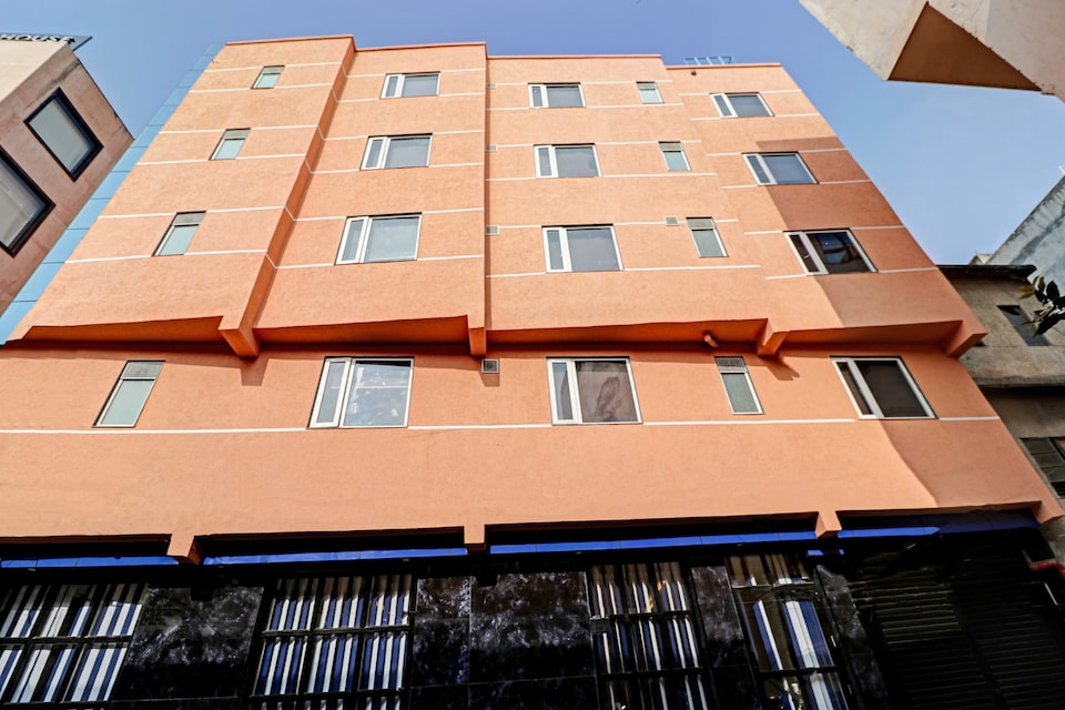 Capital O Hotel Downtown Near Ambience Mall, Vasant Kunj Delhi, Delhi