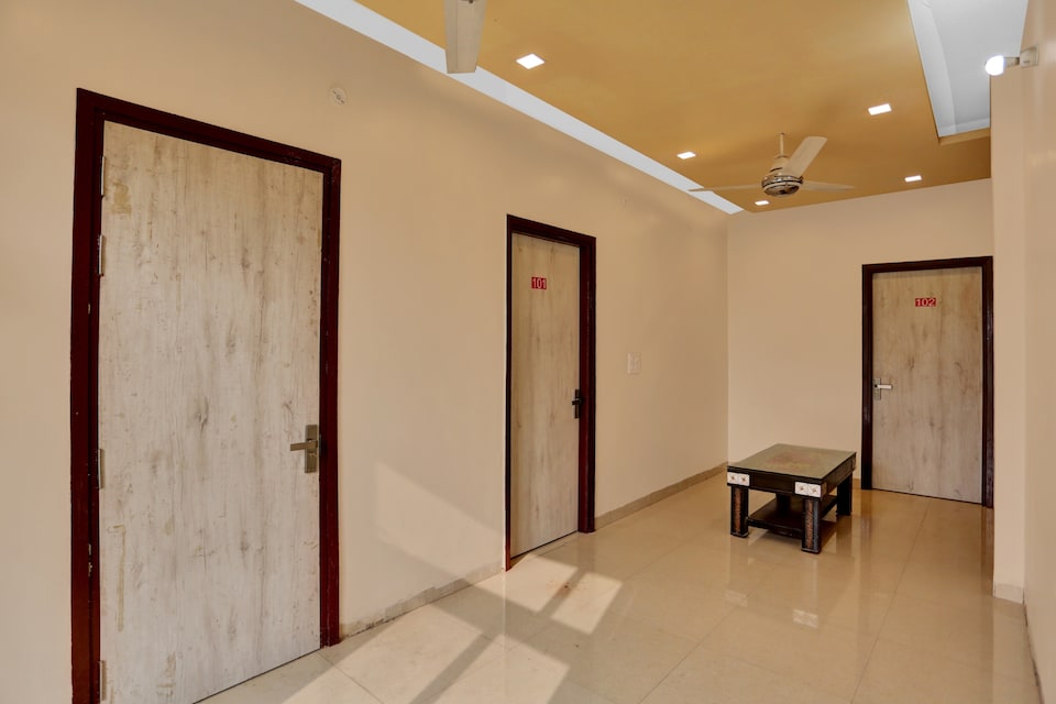 Hotel O Expo View Near PVR Ansal Plaza Greater Noida, Greater Noida, Noida