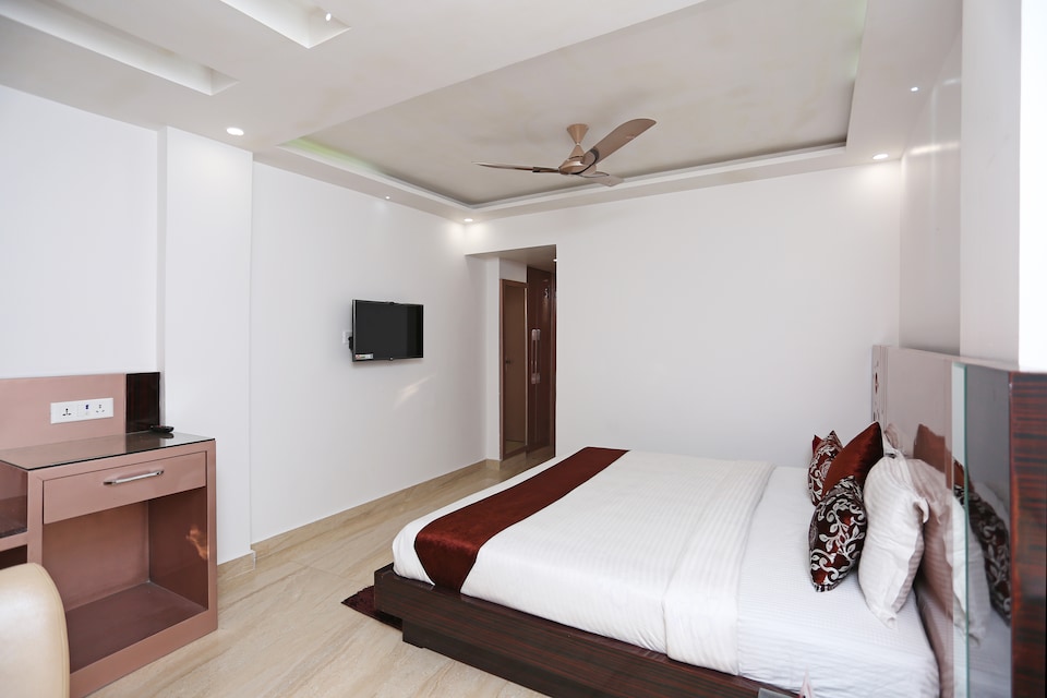 OYO 10076 Hotel Skylark, Library Chowk Mussoorie, Mussoorie